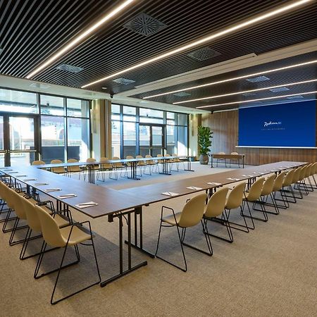 Radisson Blu Hotel, Bergamo Choruslife Экстерьер фото