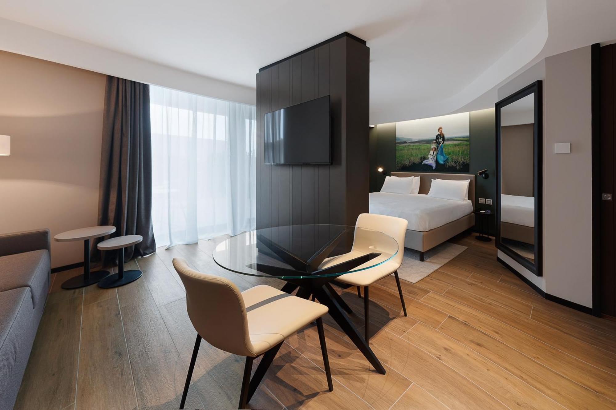 Radisson Blu Hotel, Bergamo Choruslife Экстерьер фото