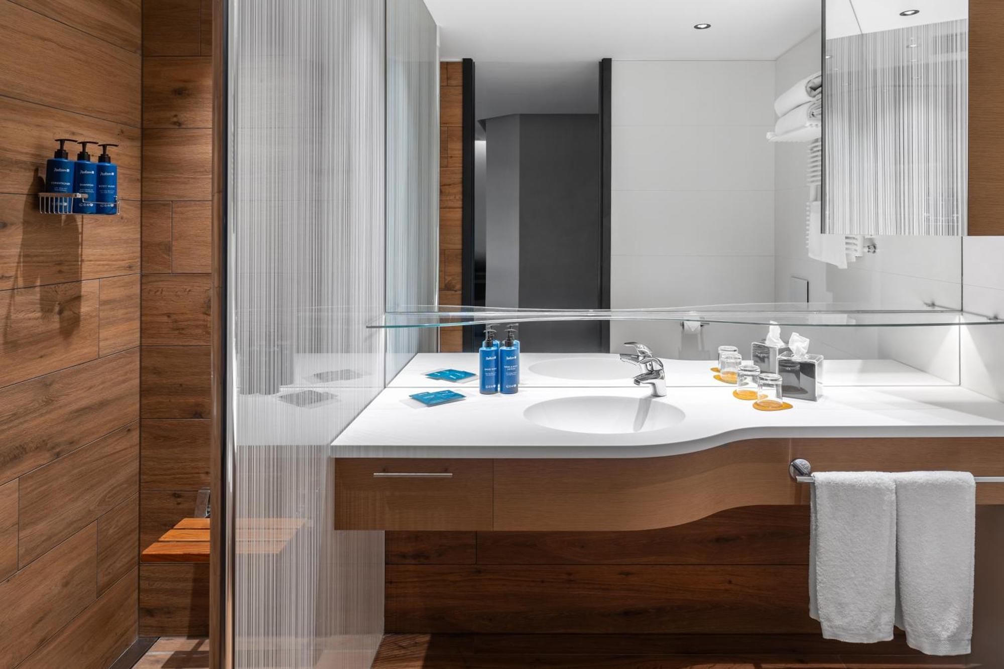 Radisson Blu Hotel, Bergamo Choruslife Экстерьер фото