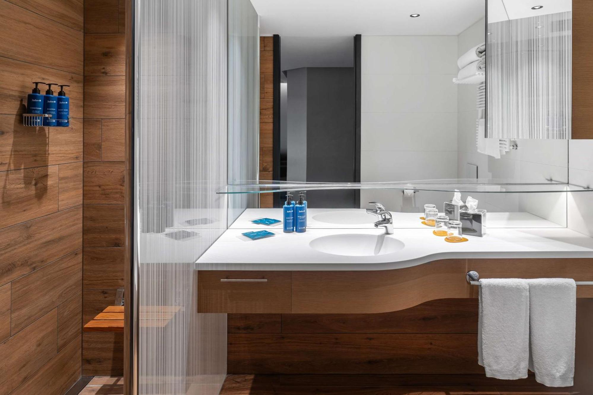 Radisson Blu Hotel, Bergamo Choruslife Экстерьер фото