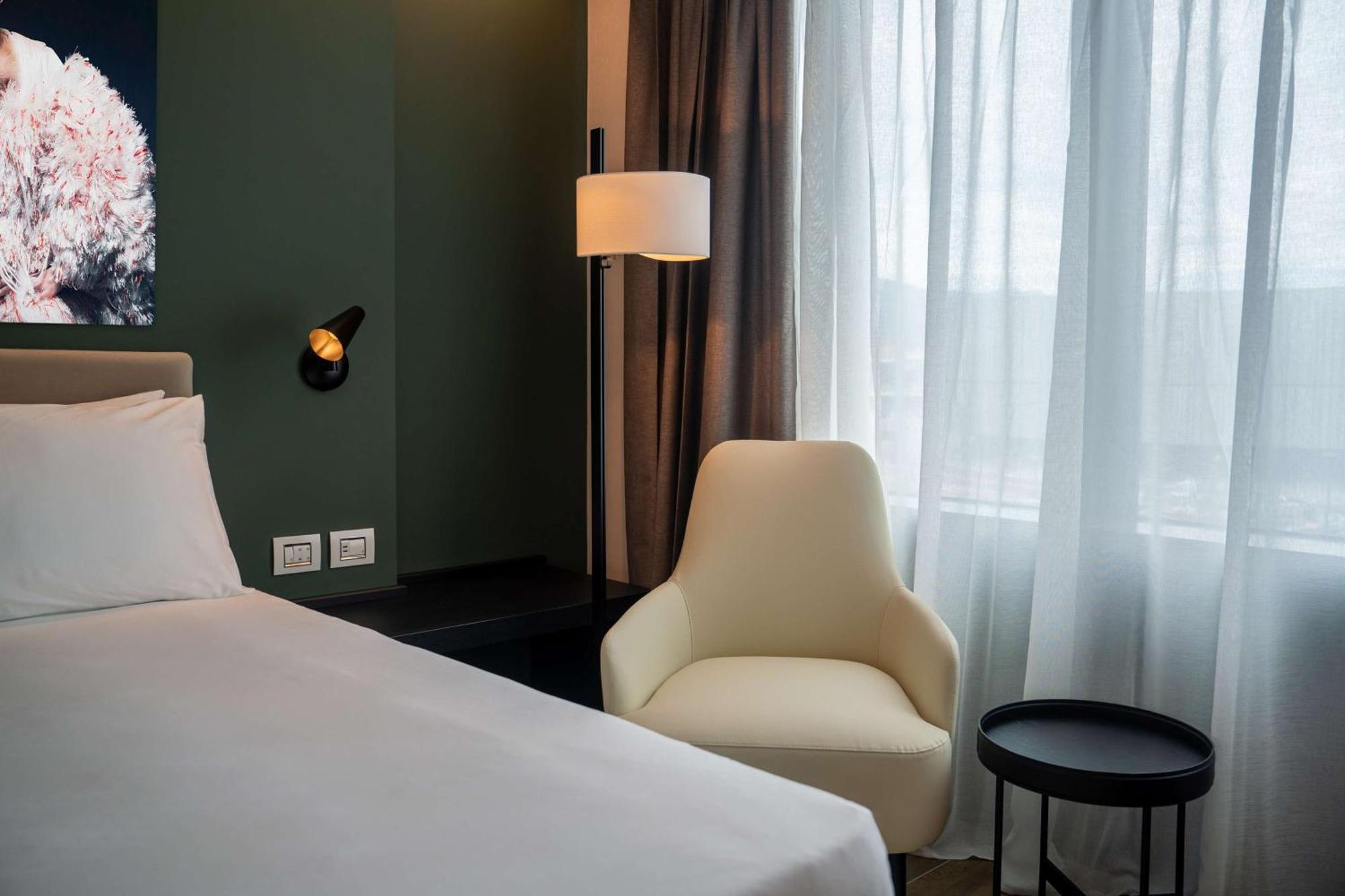 Radisson Blu Hotel, Bergamo Choruslife Экстерьер фото
