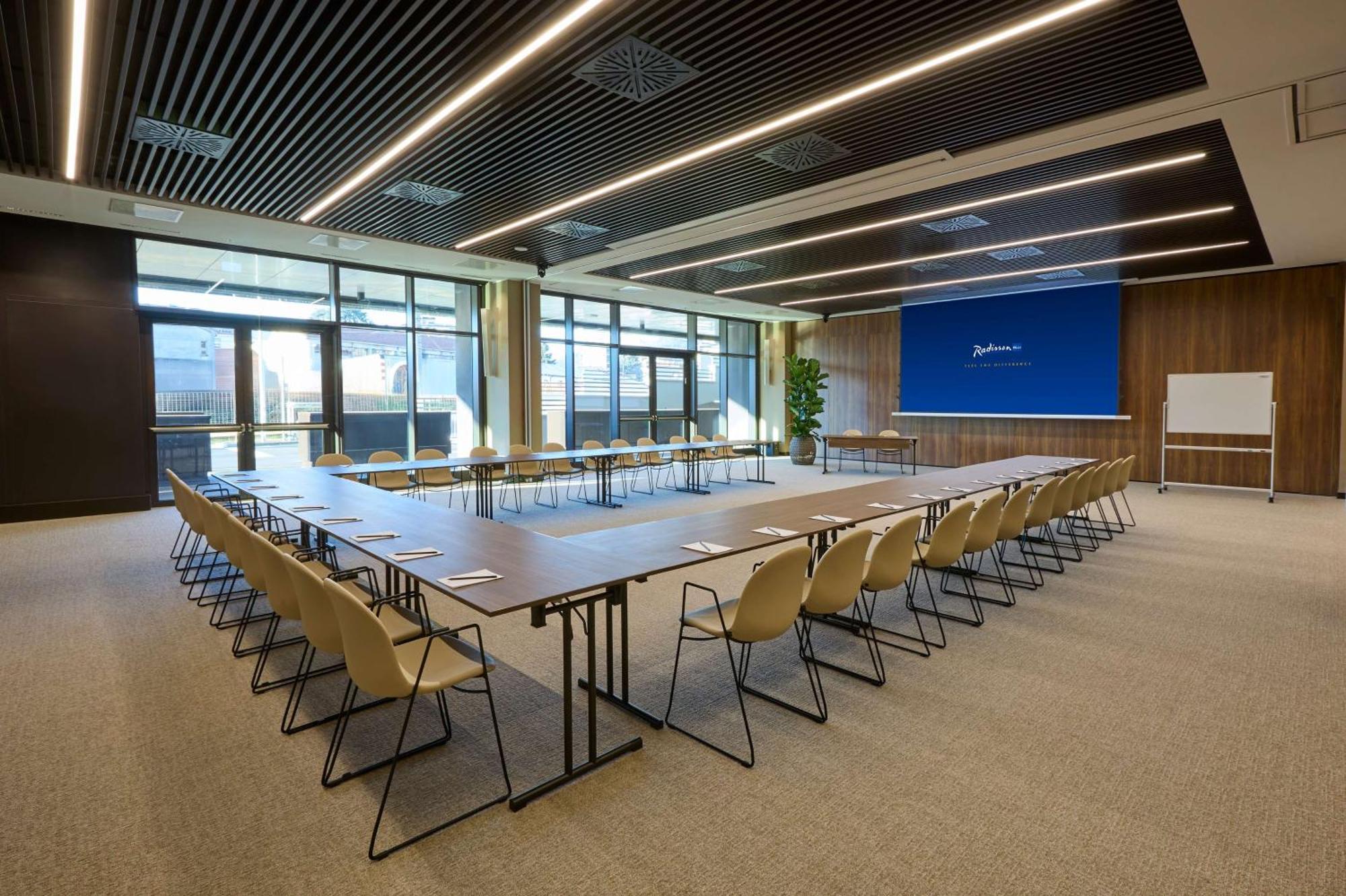 Radisson Blu Hotel, Bergamo Choruslife Экстерьер фото