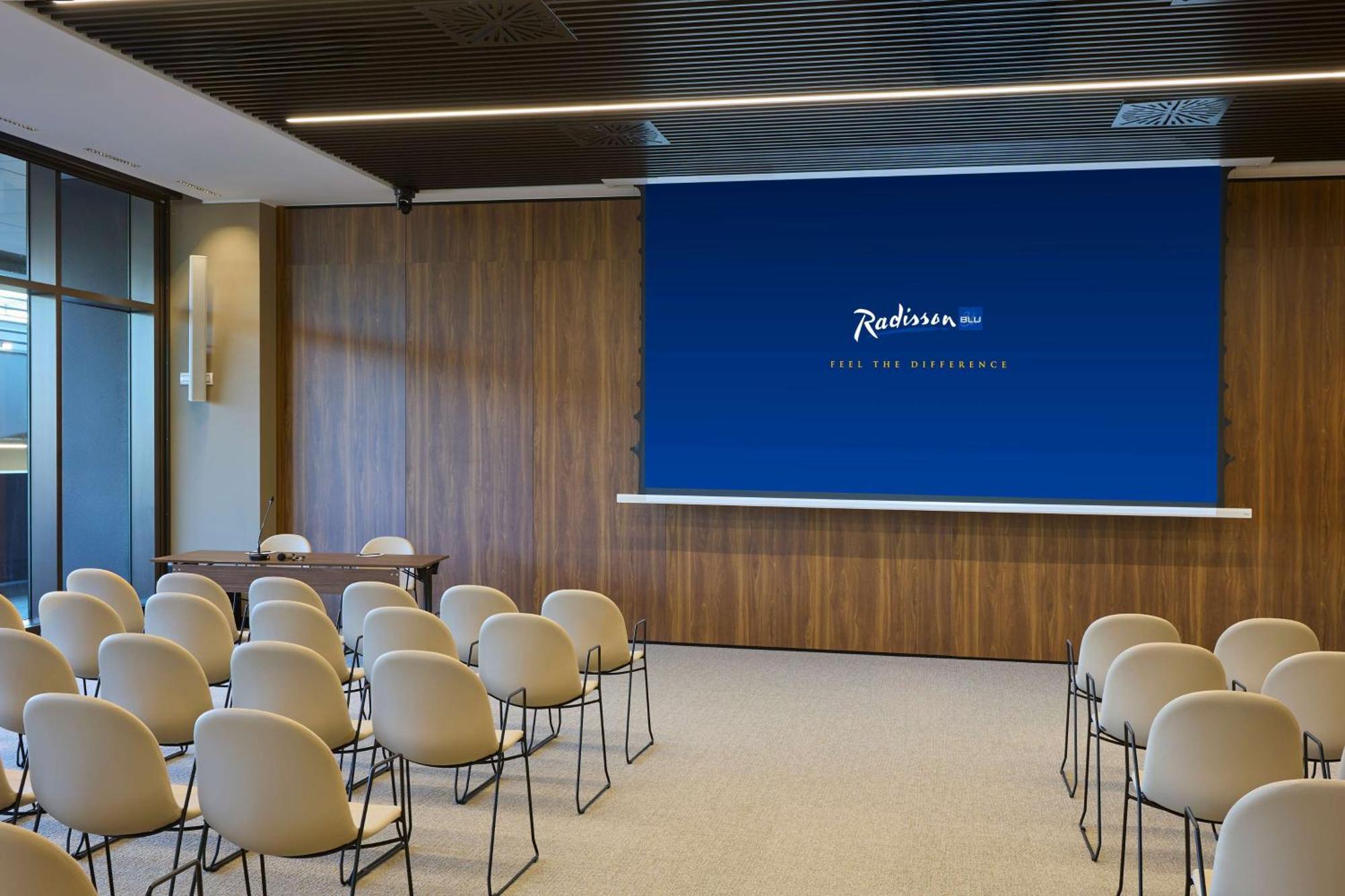 Radisson Blu Hotel, Bergamo Choruslife Экстерьер фото