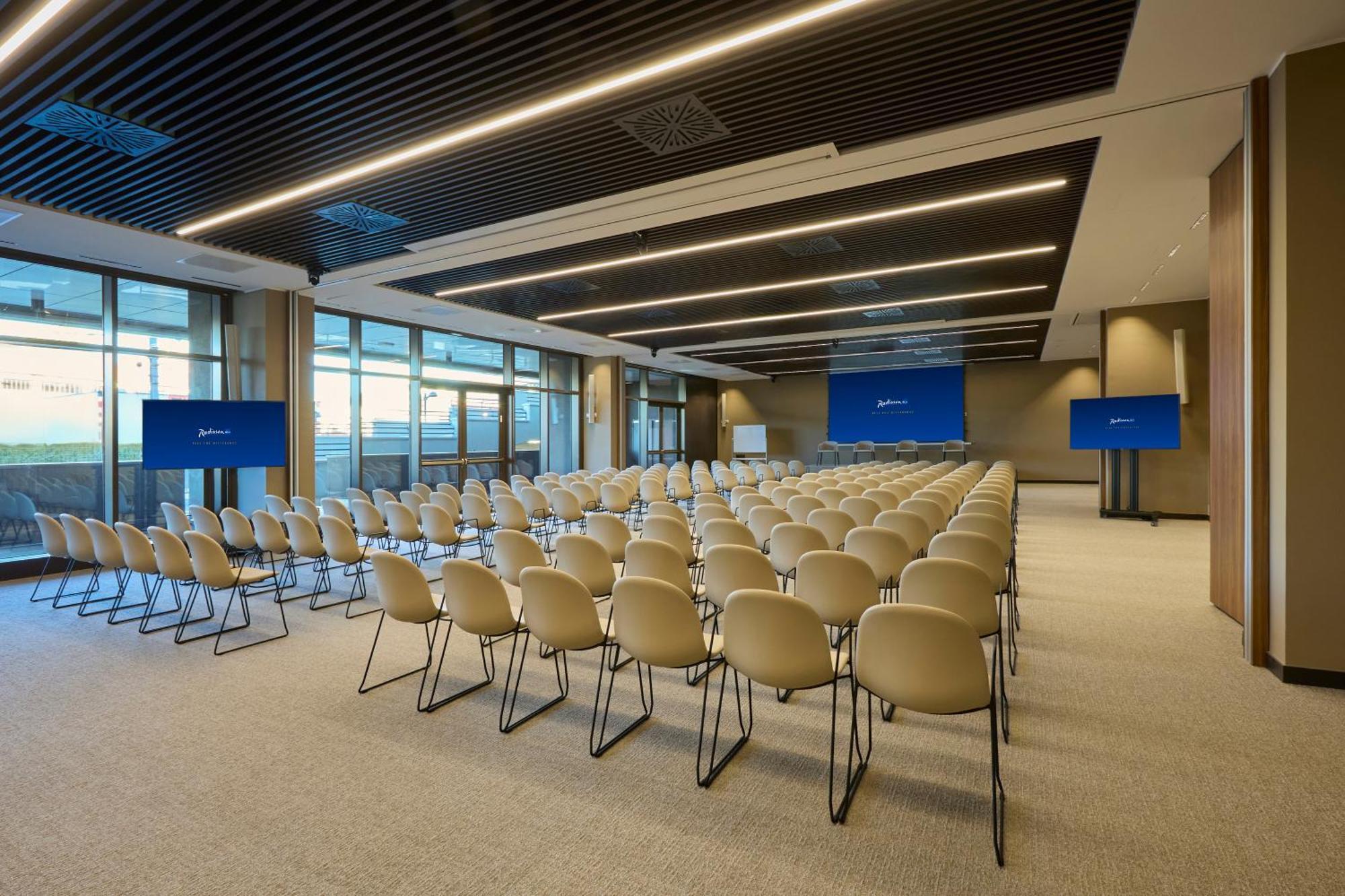 Radisson Blu Hotel, Bergamo Choruslife Экстерьер фото