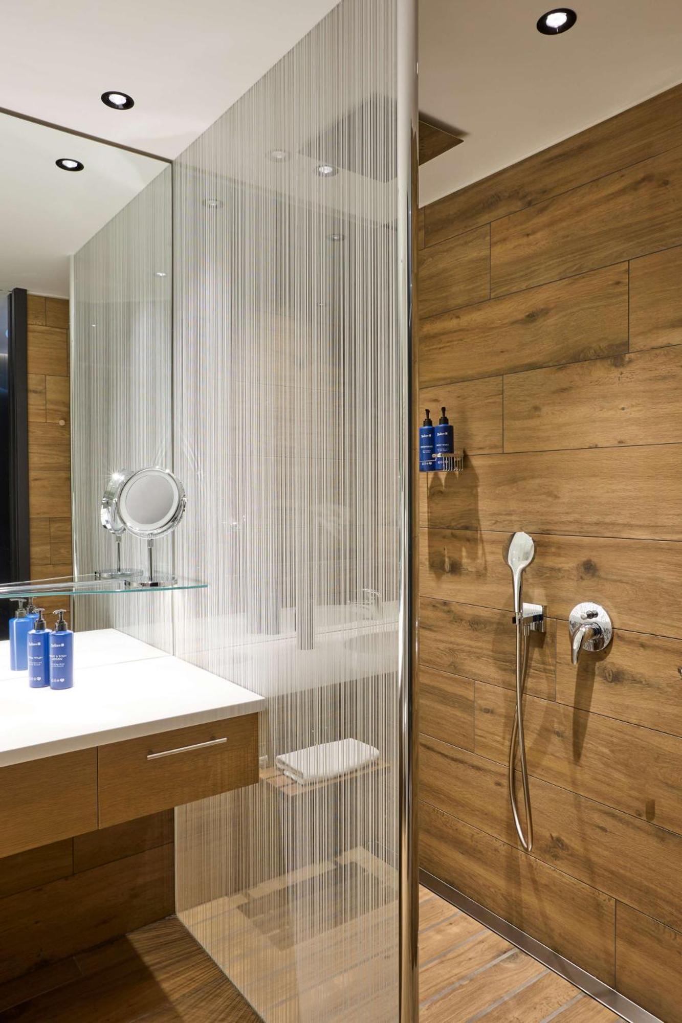 Radisson Blu Hotel, Bergamo Choruslife Экстерьер фото